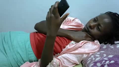 Snapshot of lovergal222 chatting on February 17, 8:15 pm lovergal222 online show from February 17, 8:15 pm