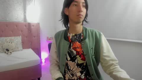 loverisu online show from February 4, 12:05 am