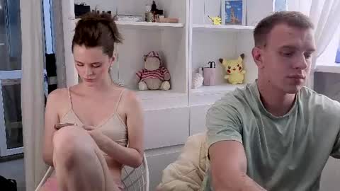 Max and Mia online show from June 17, 1:12 pm