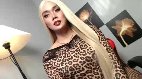 lovers moon22 online show from March 20, 1:05 pm