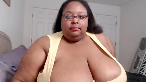 Snapshot of loves_aura chatting on January 20, 1:28 am Alyson online show from January 20, 1:28 am