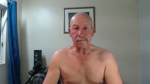 Snapshot of lovesblackazz chatting on December 5, 11:07 pm Lovesblackazz online show from December 5, 11:07 pm