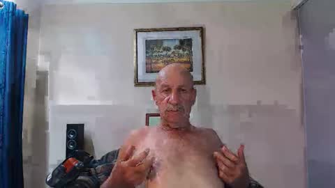 Snapshot of lovesblackazz chatting on October 28, 10:41 am Lovesblackazz online show from October 28, 10:41 am