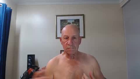 Snapshot of lovesblackazz chatting on December 22, 11:18 am Lovesblackazz online show from December 22, 11:18 am