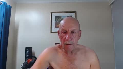 Snapshot of lovesblackazz chatting on February 24, 10:35 am Lovesblackazz online show from February 24, 10:35 am