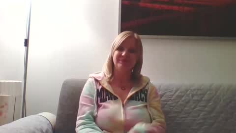 Snapshot of lovestar544963 chatting on November 26, 11:28 pm Marlyn online show from November 26, 11:28 pm