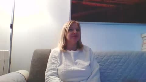 Snapshot of lovestar544963 chatting on November 27, 9:39 pm Marlyn online show from November 27, 9:39 pm