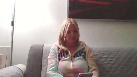 Marlyn online show from February 20, 9:15 pm