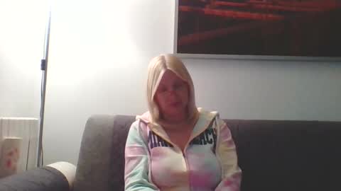 Marlyn online show from March 6, 9:22 pm