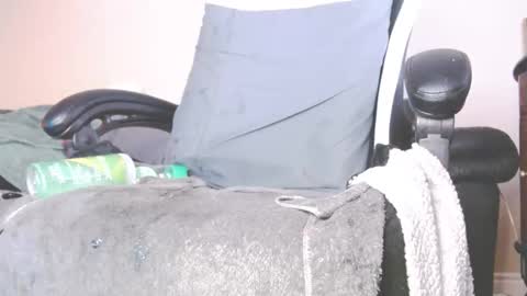 Snapshot of lovestobeused2 chatting on November 28, 6:16 am lovetobeused online show from November 28, 6:16 am