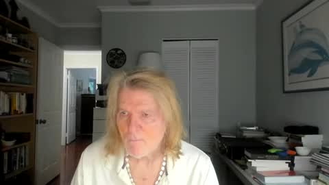 Snapshot of lovestylistwomen chatting on October 1, 11:16 am Michael online show from October 1, 11:16 am