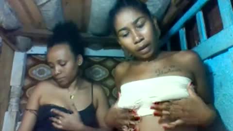 Snapshot of loveyou751 chatting on April 10, 4:33 pm loveyou751 online show from April 10, 4:33 pm