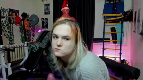 Snapshot of loyasteve chatting on December 30, 8:43 am VECTORSTEVEPVT IS OPEN online show from December 30, 8:43 am