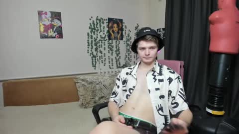 Snapshot of loyasteve chatting on February 15, 8:44 am VECTORSTEVEPVT IS OPEN online show from February 15, 8:44 am