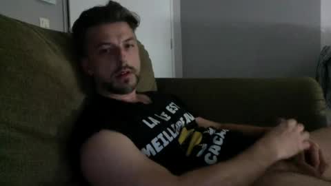Snapshot of lpolo22 chatting on June 15, 9:39 pm Sexy Hot Hairy Man online show from June 15, 9:39 pm