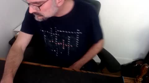 lreed090 online show from May 9, 8:58 pm