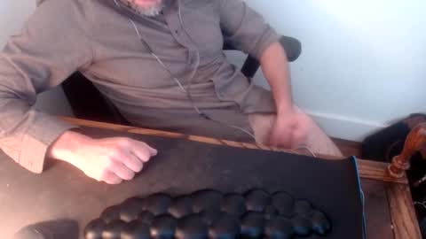 lreed090 online show from May 21, 8:38 pm