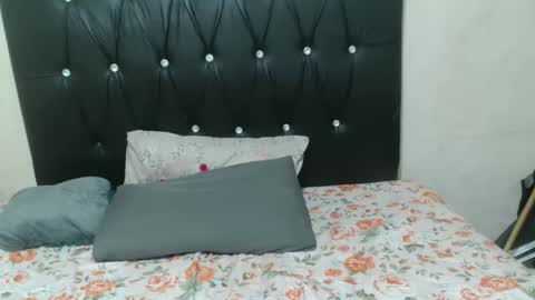 Snapshot of lsnnickykhanyile chatting on October 28, 10:34 pm lsnnickykhanyile online show from October 28, 10:34 pm