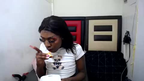 lsnnickykhanyile online show from May 15, 11:12 pm