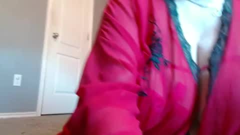 Snapshot of ltkinkygirl75 chatting on November 12, 2:06 pm ltkinkygirl75 online show from November 12, 2:06 pm