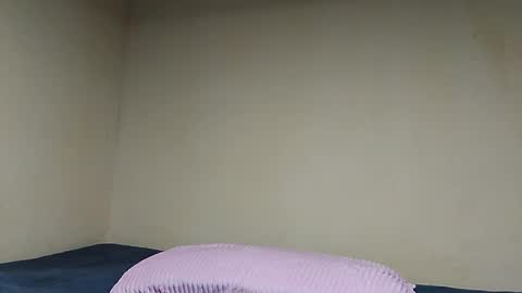 Snapshot of lu_lu21 chatting on February 5, 12:53 am lu_lu21 online show from February 5, 12:53 am