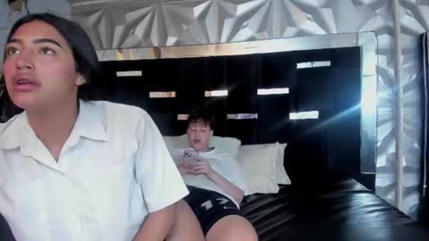 Snapshot of lu_vale chatting on July 17, 12:01 pm lu_vale online show from July 17, 12:01 pm
