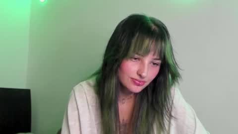 Jenn online show from March 25, 9:21 pm