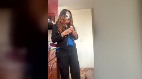 Snapshot of luana_winner chatting on December 16, 9:09 pm luana_winner online show from December 16, 9:09 pm