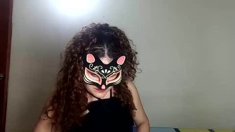 Snapshot of luanapowerful chatting on January 20, 1:18 am luanapowerful online show from January 20, 1:18 am