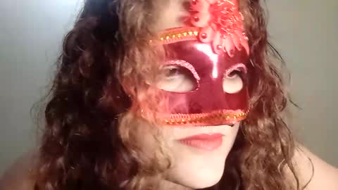 Snapshot of luanapowerful chatting on January 25, 2:15 am luanapowerful online show from January 25, 2:15 am