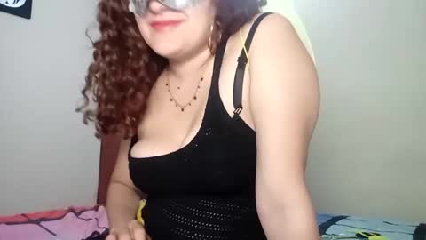 Snapshot of luanapowerful chatting on January 29, 12:54 am luanapowerful online show from January 29, 12:54 am