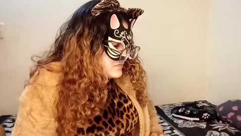 Snapshot of luanapowerful chatting on November 20, 1:39 am luanapowerful online show from November 20, 1:39 am