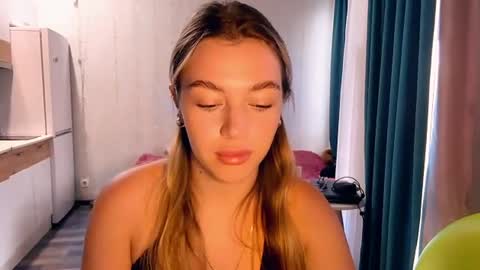 Snapshot of luannamedel chatting on July 4, 11:16 am Kary online show from July 4, 11:16 am