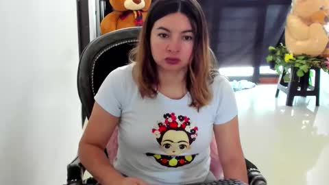 luara__01__lecat_1 online show from January 18, 3:27 pm