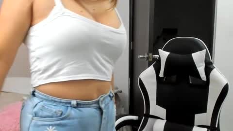 luara__01__lecat_1 online show from March 15, 12:49 am