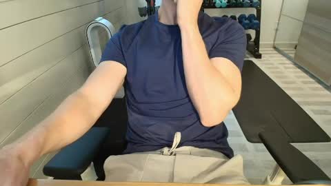 luca1010101010 online show from May 19, 2:12 pm