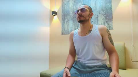 Luca online show from March 14, 7:52 pm