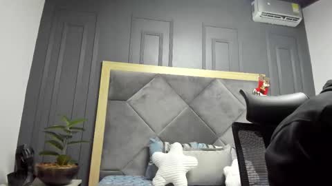 Snapshot of luca_morettii chatting on December 5, 12:14 pm luca_morettii online show from December 5, 12:14 pm