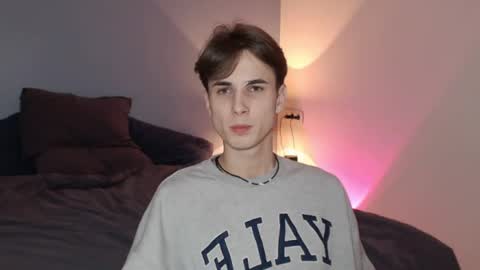 Snapshot of lucacharm chatting on January 19, 1:53 am lucacharm online show from January 19, 1:53 am