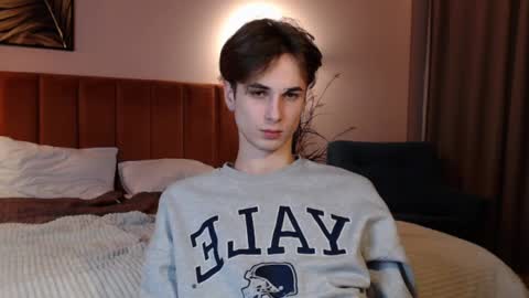 Snapshot of lucacharm chatting on February 9, 12:06 am lucacharm online show from February 9, 12:06 am