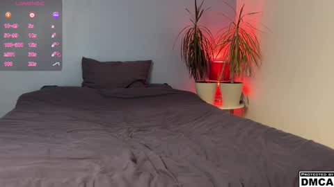 Snapshot of lucacharm chatting on March 16, 3:49 pm lucacharm online show from March 16, 3:49 pm