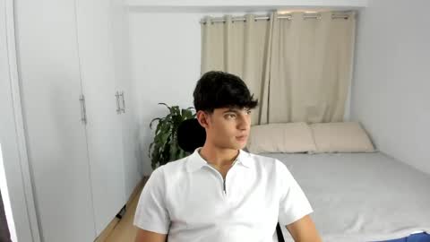 Snapshot of lucacosta19 chatting on April 25, 8:17 pm lucacosta19 online show from April 25, 8:17 pm