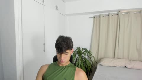 Snapshot of lucacosta19 chatting on May 3, 11:49 am lucacosta19 online show from May 3, 11:49 am