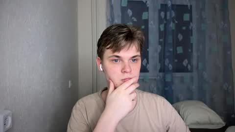 Snapshot of lucas_dany chatting on December 7, 2:20 am Lucas Gill online show from December 7, 2:20 am