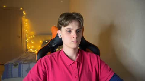 Snapshot of lucas_dany chatting on February 17, 10:25 pm Lucas Gill online show from February 17, 10:25 pm