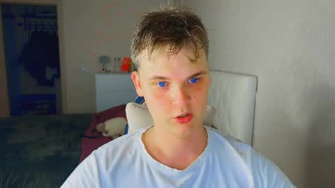 Snapshot of lucas_dany chatting on May 20, 7:09 pm Lucas Gill online show from May 20, 7:09 pm