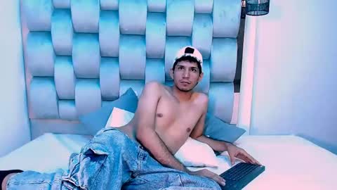 lucas_dream online show from May 29, 11:52 am