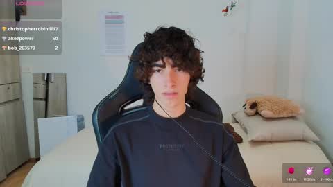 lucas_xo online show from February 18, 5:14 am