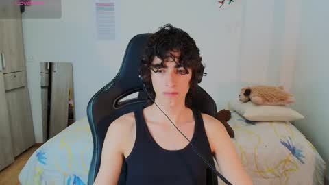 lucas_xo online show from February 25, 4:00 am
