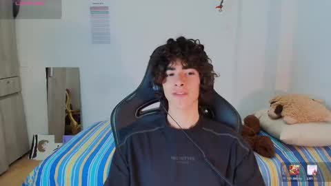 lucas_xo online show from March 4, 6:19 am